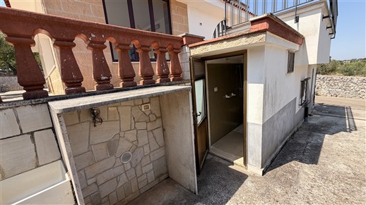 Villa Di 2 Vani, Veranda, Box. Ristrutturata, Ottimo Stato, Fotovoltaico